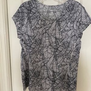 Title nine Tshirt Medium